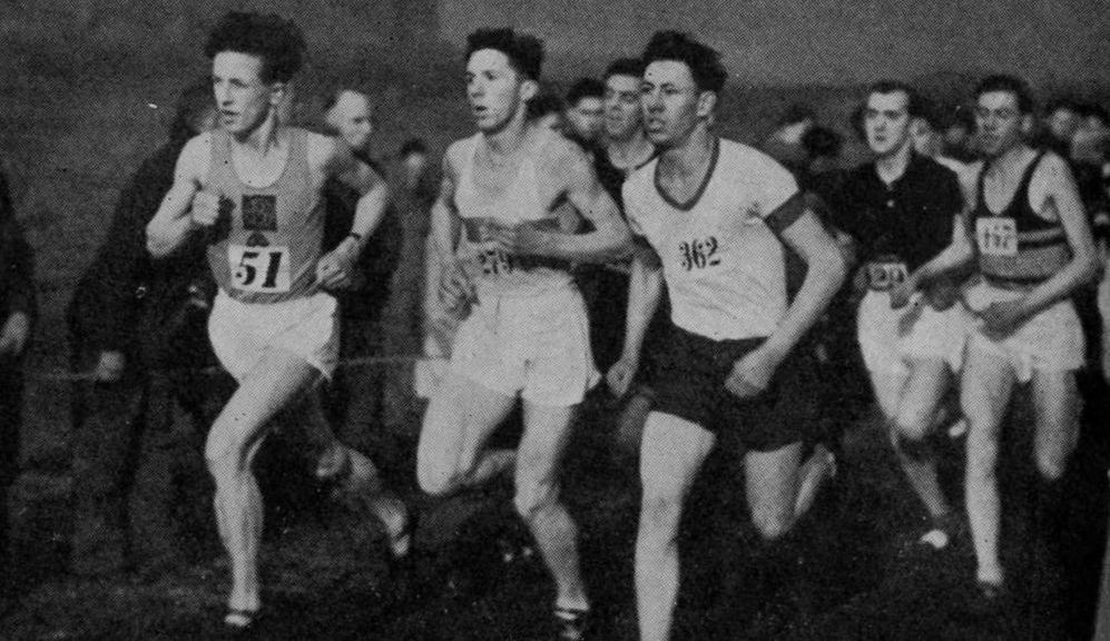 G. B. Saunders (Bolton United Harriers) leading in the junior event