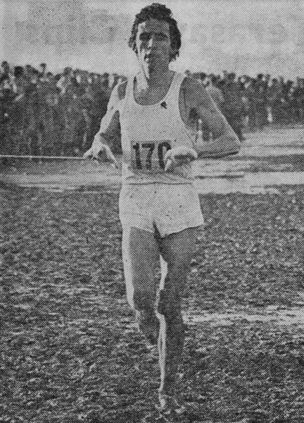 John Farrington (Cheltenham & County Harriers) Junior title winner breaks the tape