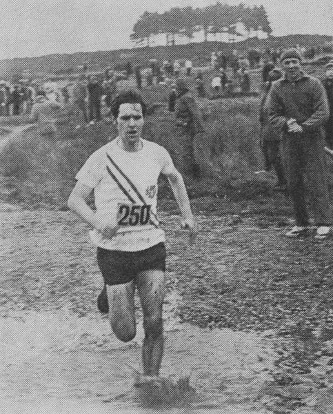 Dave Black (Small Heath Harriers) wins the juniors