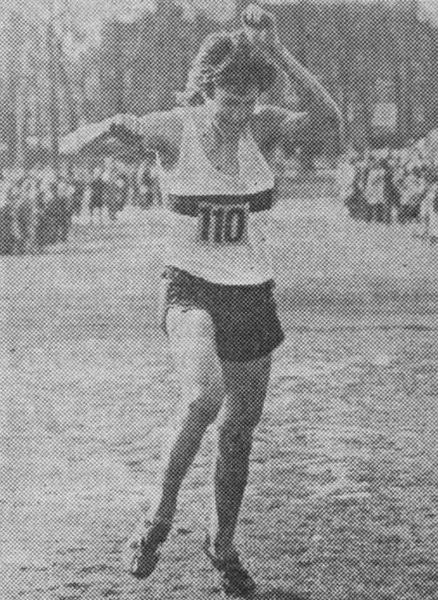Mike Longthorn (Bradford GS) wins the Youths