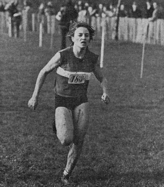 Toni Lattimore (Harlow AC) Junior champion