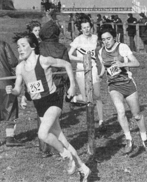 Alison Hollington (Bournemouth AC) pulls away from Lynne MacDougall (Glasgow AC), Yvonne Murray (Edinburgh AC) and Julie Rose (Ashford AC)