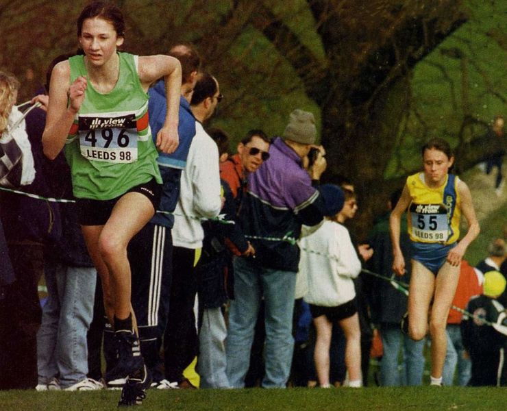 Louise Whittaker (Sale Harriers) lead Louise Damen (Bournemouth AC) up Hill 60 in the Under 15 Girls