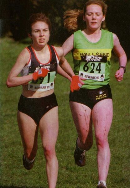 Sonia Thomas - 624 (Wallsend) and Emma Brooker (Shaftesbury Barnet Harriers) in the Junior Women's race