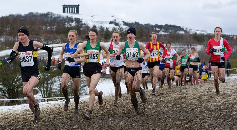 Louise Damen (Winchester & District AC) heads the leading pack