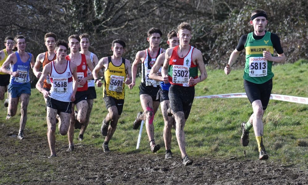 Front of the Junior Men's Race Sam Charlton (Wallsend Harriers) leads eventual winner Will Barnicoat - 5502 (AFD)